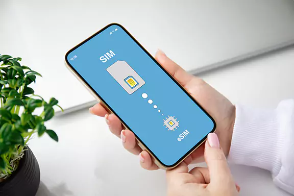 SIM Card vs eSIM
